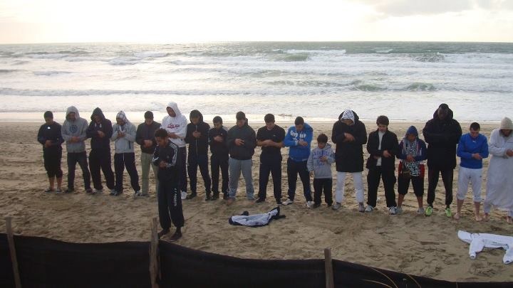 Sur une plage en groupe, Bordeaux, France