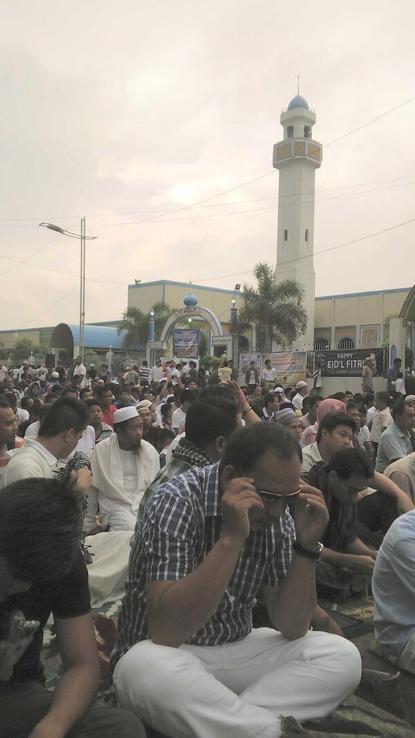 Aid al-Fitr à la mosquée bleue, dans la ville de Maharlika aux Phillippines