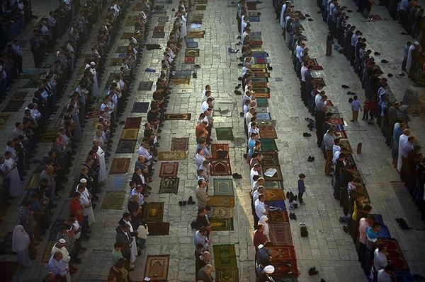 Prière de l’Aid à l’extérieur de la mosquée al-Aqsa, Palestine